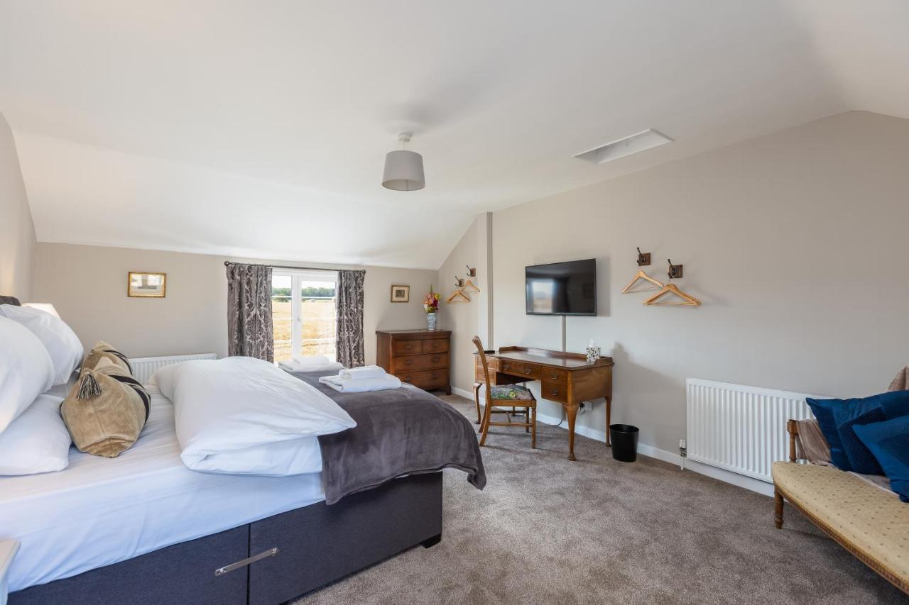 Luxury Farmhouse With Stunning Views And Hot Tub Ebberston ภายนอก รูปภาพ