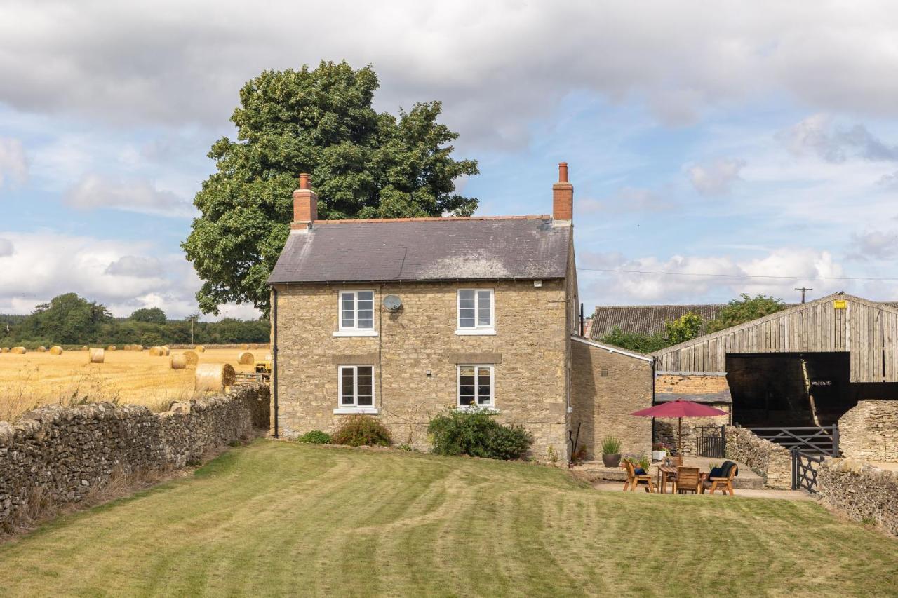 Luxury Farmhouse With Stunning Views And Hot Tub Ebberston ภายนอก รูปภาพ