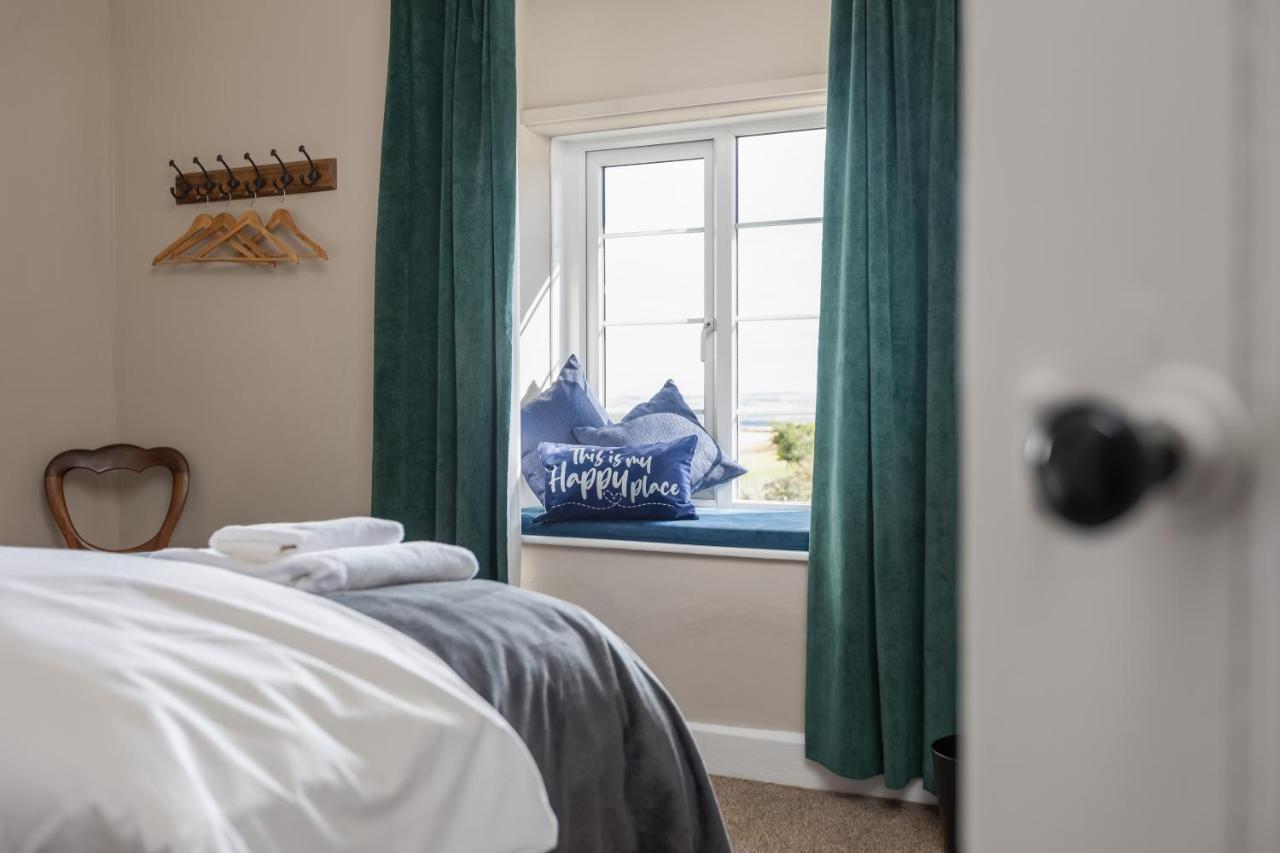 Luxury Farmhouse With Stunning Views And Hot Tub Ebberston ภายนอก รูปภาพ