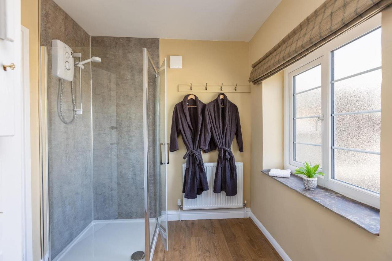 Luxury Farmhouse With Stunning Views And Hot Tub Ebberston ภายนอก รูปภาพ