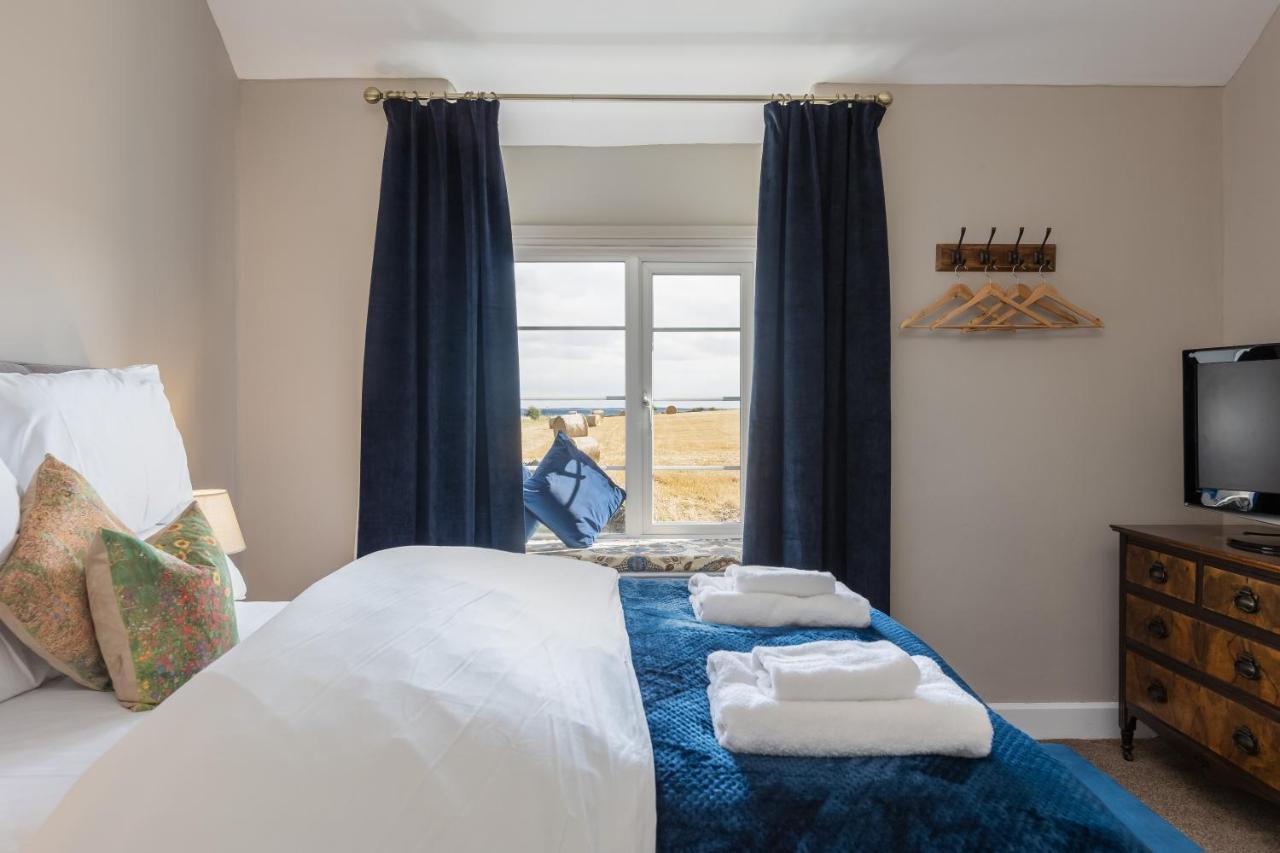 Luxury Farmhouse With Stunning Views And Hot Tub Ebberston ภายนอก รูปภาพ