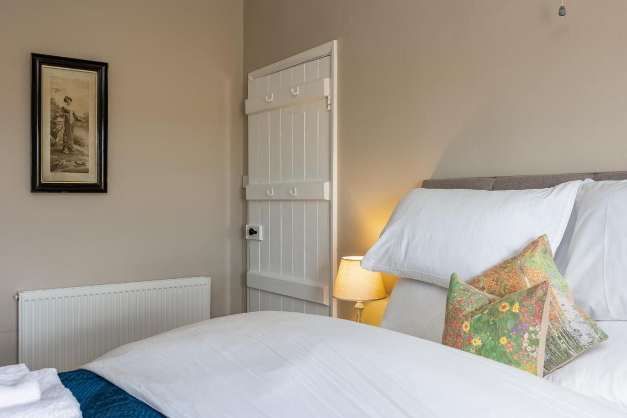 Luxury Farmhouse With Stunning Views And Hot Tub Ebberston ภายนอก รูปภาพ